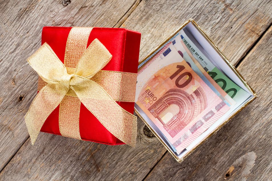 gift-geld-vrijlating-bijstand-euros-shutterstock_383035945